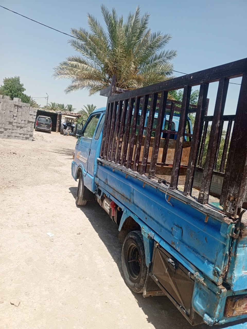 السلام عليكم كيا 93 للبيع مقفوله كفاله عامه اكس المحرك جير اكس المقفولات صدر طقم ‏‪***********‬‏

