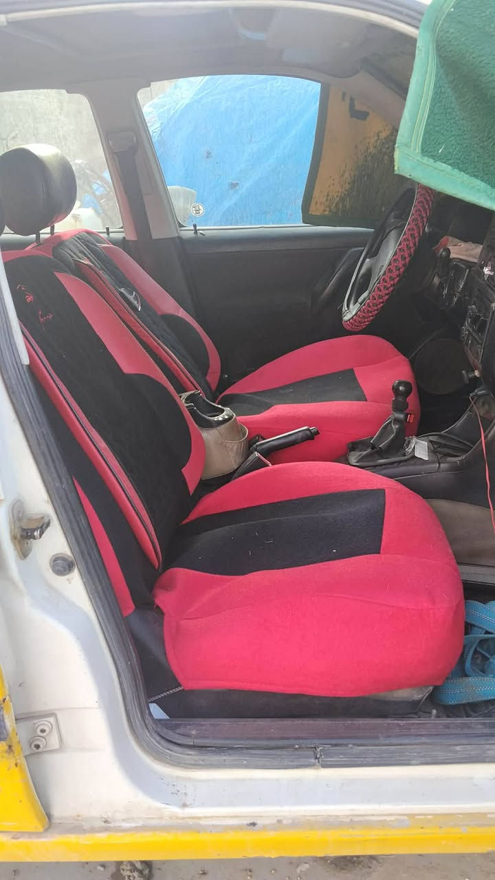 سياره گولف موديل 1993 بيها سنويه البيع بيها دفتر بانزين وسيارة مظبوطه وأي غرمات مروريه ماعليها بس مضروبه گدام السعر 20وبيها مجال رقم الموبايل ***********
