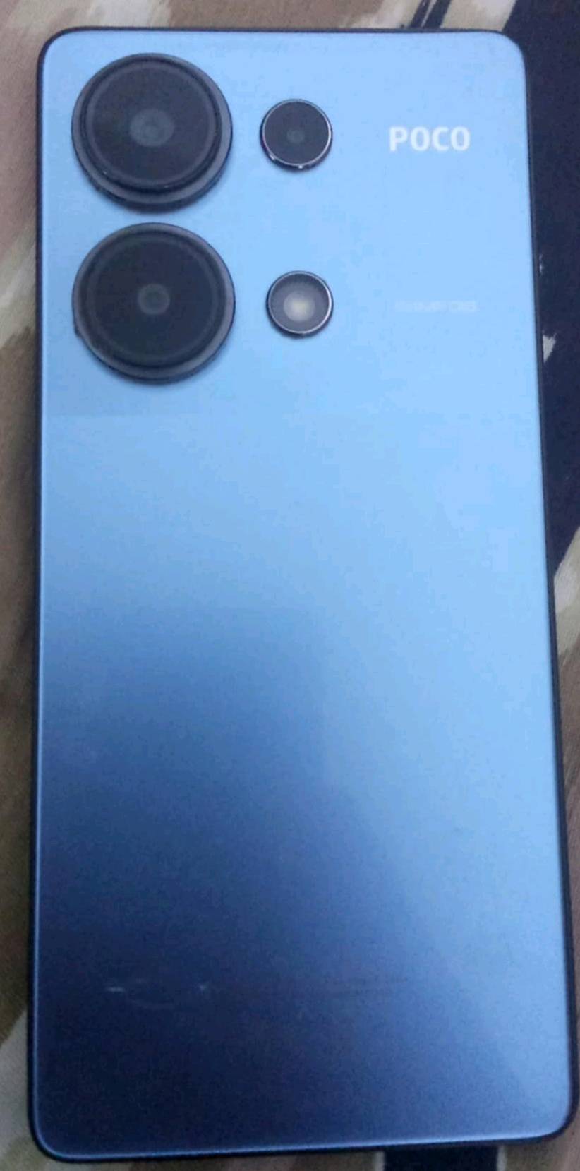 جهاز poco m6 pro ذاكره 512 نضيف شغال 100% بس ضهر مالته والحواف بيهن شخوط خفيفه ما تبين وما مفتوح بي اي برغي وياه كارتونه مالته بس شاحنه ماكو