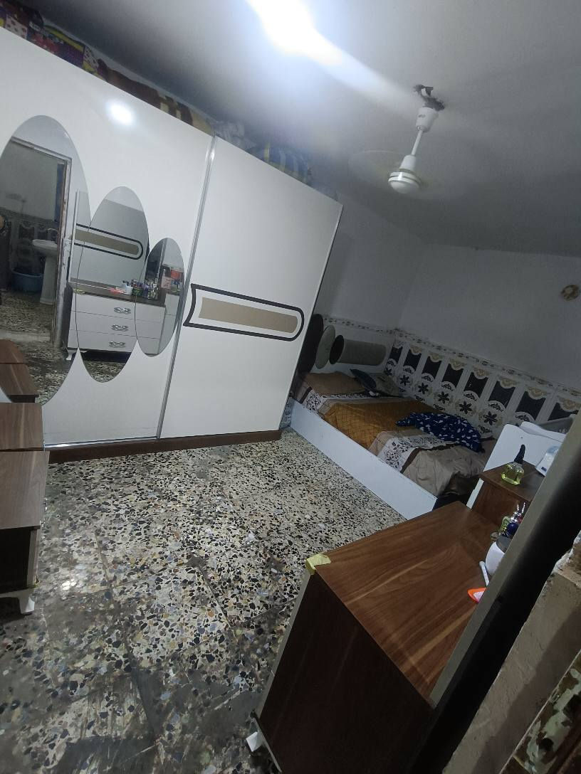 بيت تجاوز للبيع خلفي مساحه 95 كراج وحمام خارجي  واستقبال وغرفه وحمامات ثنين داخلي ومطبخ مثل مموضح بالصور بغداد مدينة الصدر مقابيل سوق الوحيلات ساحه جبار يم ملعب جبارر
للاستفسار ع هذا الرقم 
***********
*********** بغداد, العراق
