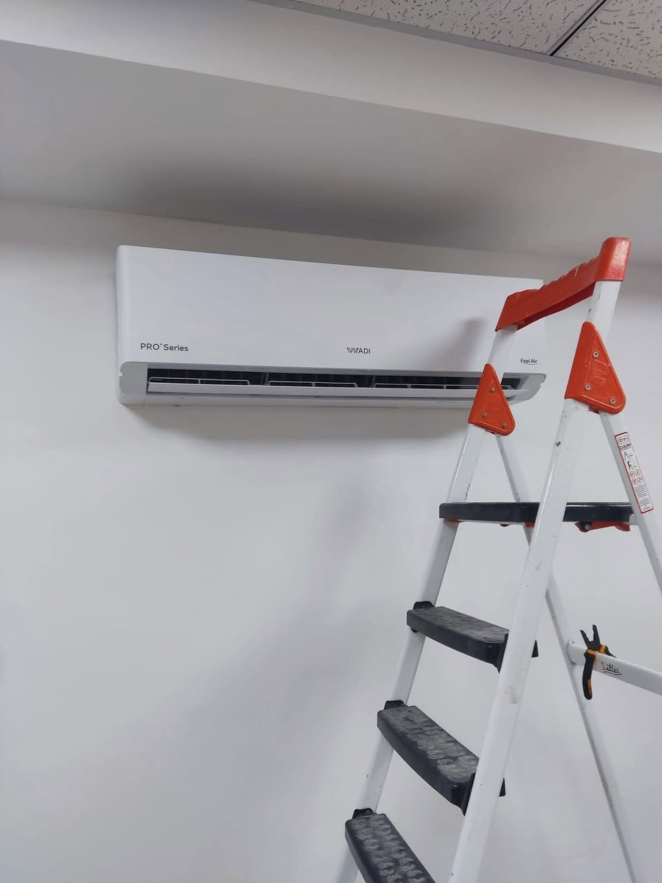 الورشه الفنيه للتبريد
 تنصيب🔧صيانة 🔧غسل
 جميع أجهزة التبريَد
السبالت والمكيفات والثلاجات
عمل موقعي مع ضمان جودة 
شحن باجوَد أنواع الغاز  
للستفسار اتصال او المراسله ***********
