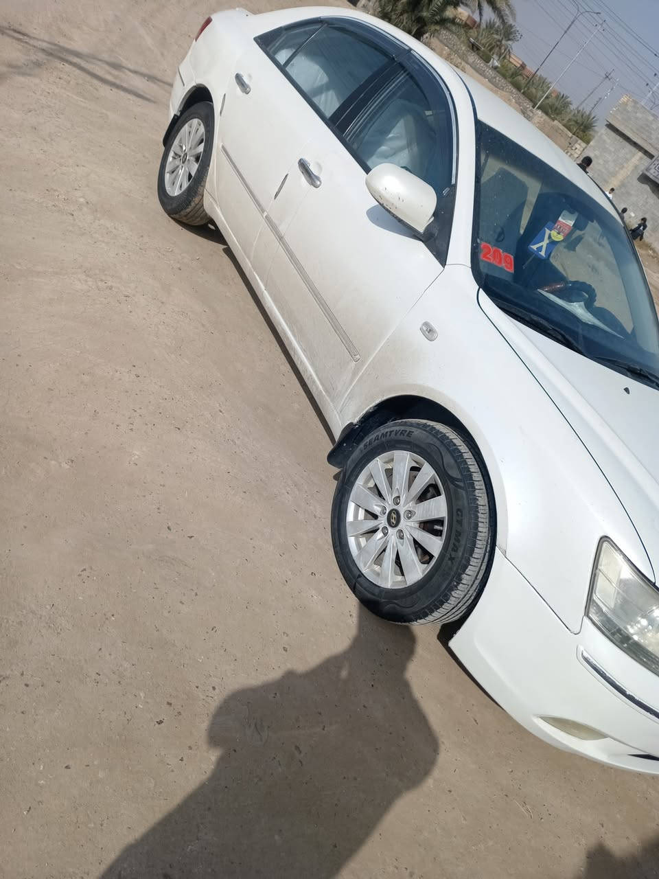 سلام عليكم من رخصت الادمن للبيع سوناتا وارد كوري موديل 2009 مصبوغه جماليه مكفوله من ضربه مكينه 2000 كير ومحرك وصدر خير من الله رقم انبار السعر 98 وبيه مجال قليل غير متواجد ع الفيس مكان السياره فلوجه النساف رقم الهاتف ***********
