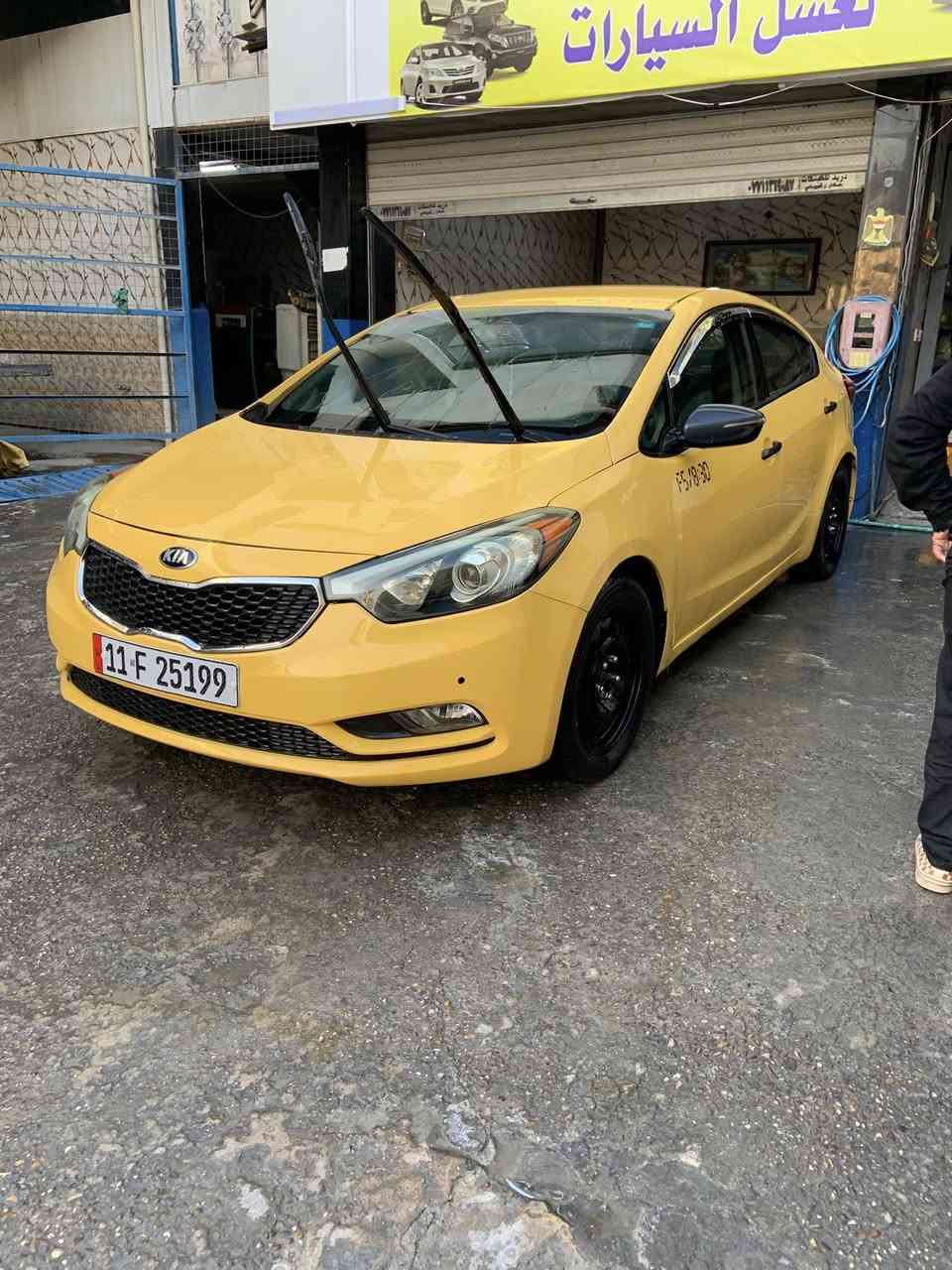 كيا فورتي ١٦
كير مكينه تبريد سيارة خير من لله 
نقصه هزاز صالنصه 
ضررهه جاملغ الايمن بدون دواخل 
مكاني شعب شارع صحه 
سيارة ماشيه ١٥٧

مواصفات عتياديه تحكمات وكامرة وشاشه 
للستفسار ***********
سعر ١٠٥ وبيه مجال
