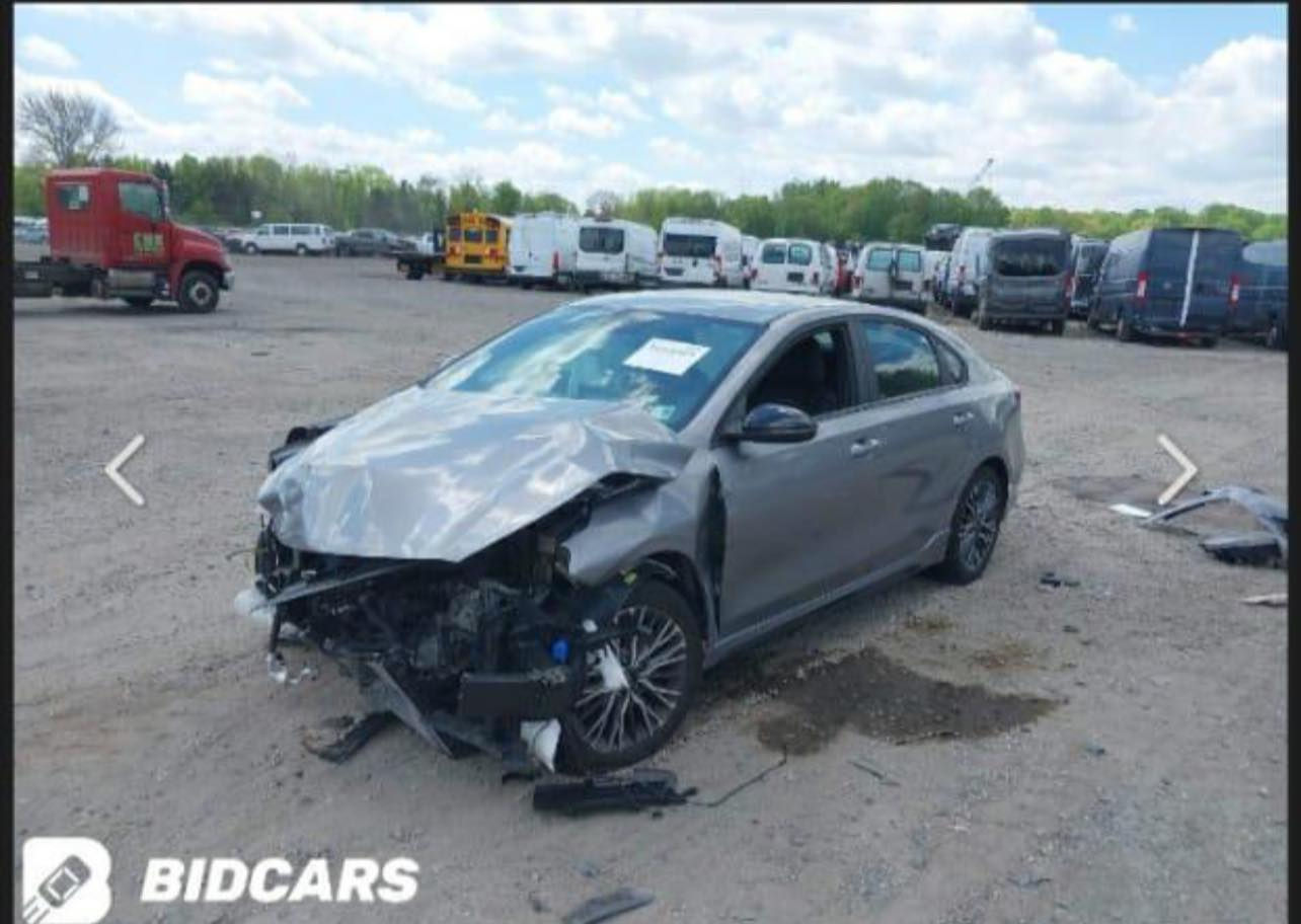 السلام عليكم
فورتي جيتي لاين 2023
معوقين معوقها رجال بناصريه 
ماشيه 76 قابل للزياده مستعجل عليها 118 بيها مجال
رقم صاحب السيارة ***********
