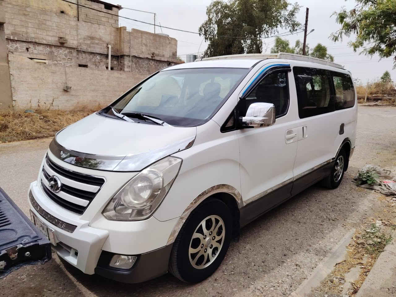 للبيع ٢٠١٦ رقم بغداد الشكل القديم بيه اربع قطع ٣ تبديل وحده صبغ مكانه الضلوعيه السعر ١٦٣ الاتصال ع رقم ***********
