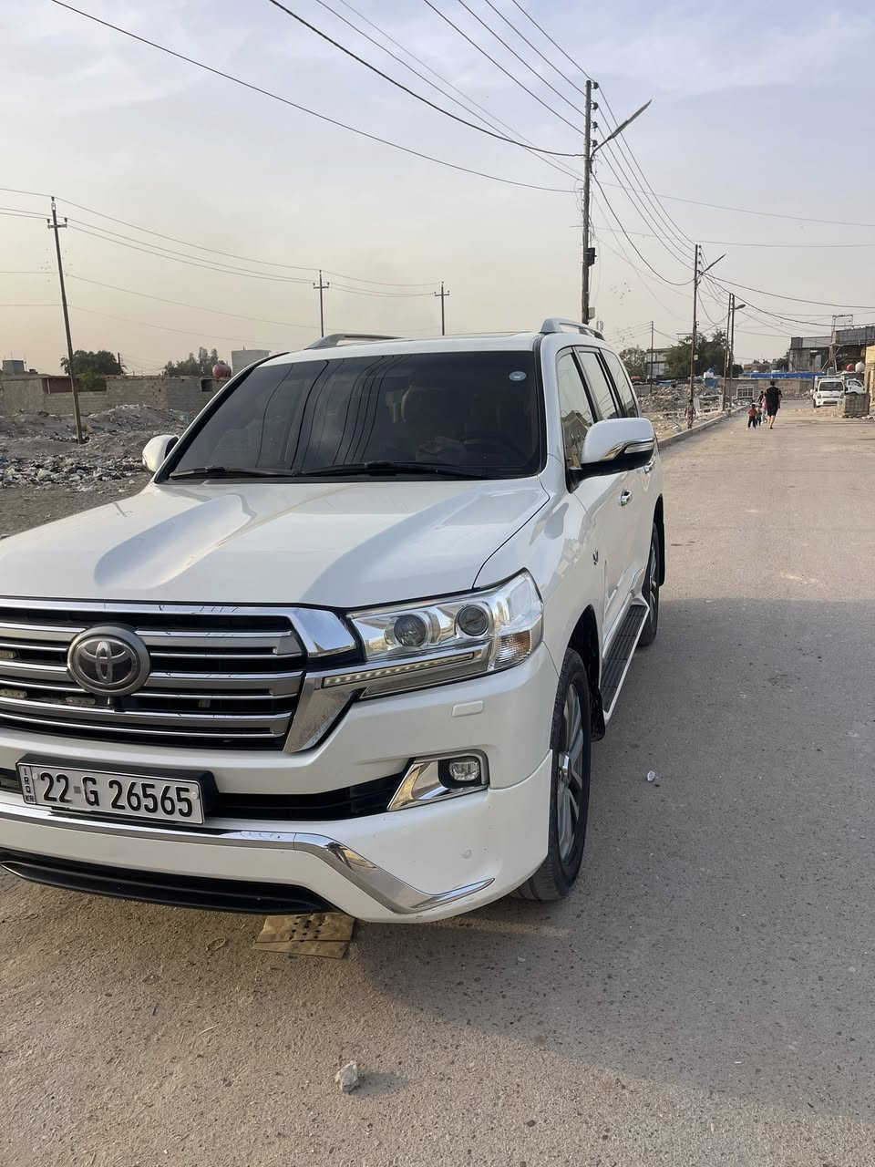 لا ندكروز 2017 
٨ سرندر 5700
ماشيه جوه ١٠٠ 
مكفوله كفاله عامه 
ابريم 
الاستفسار ***********
