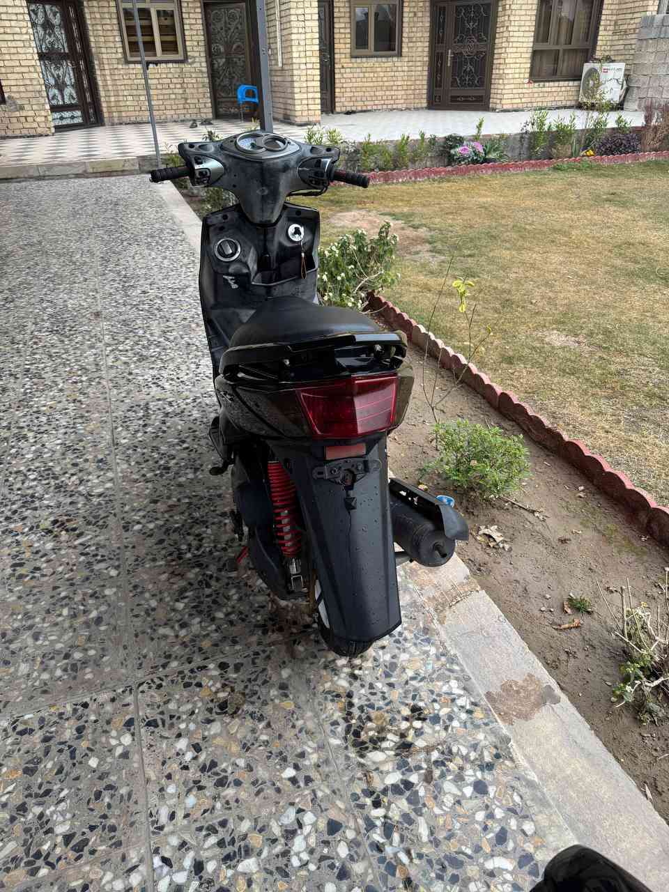 سكنس فحل نوزل دراجه كامله مكمله نضيفه كلش أو مرتبه عله ايدي عنوان بغداد ناحيه الرشيد غرب السريع الدولي سعر مليون أو بيه مجال حك الجيه رقم الهاتف ***********
