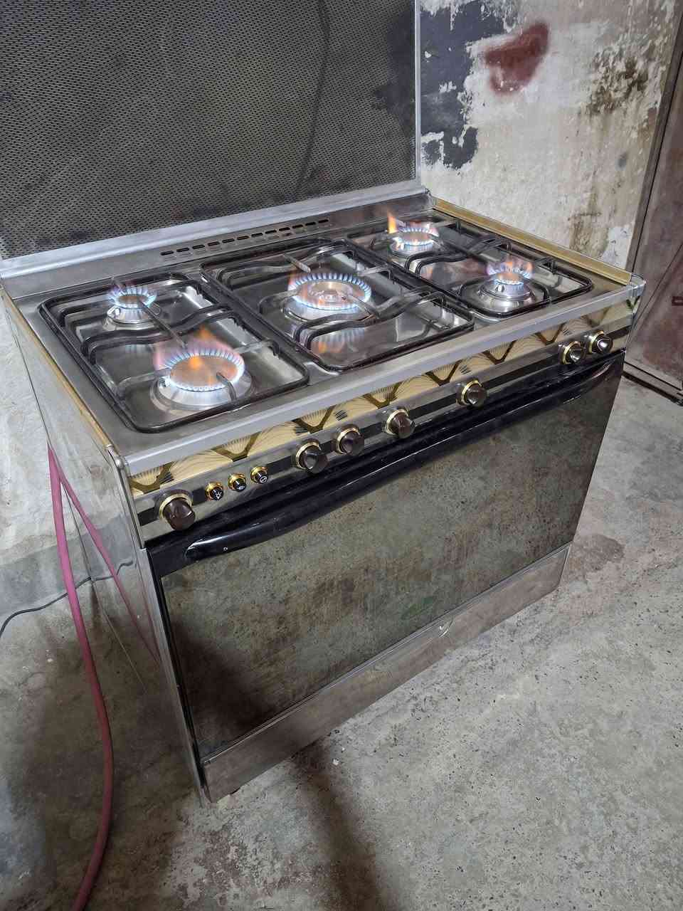 البيع طباخ مصري كريازي باب الول شغال كامل جداحه شوايه كلوب السعر ٣٠٠ الف بي مجال بصيط العنوان طارميه ***********# واتساب
