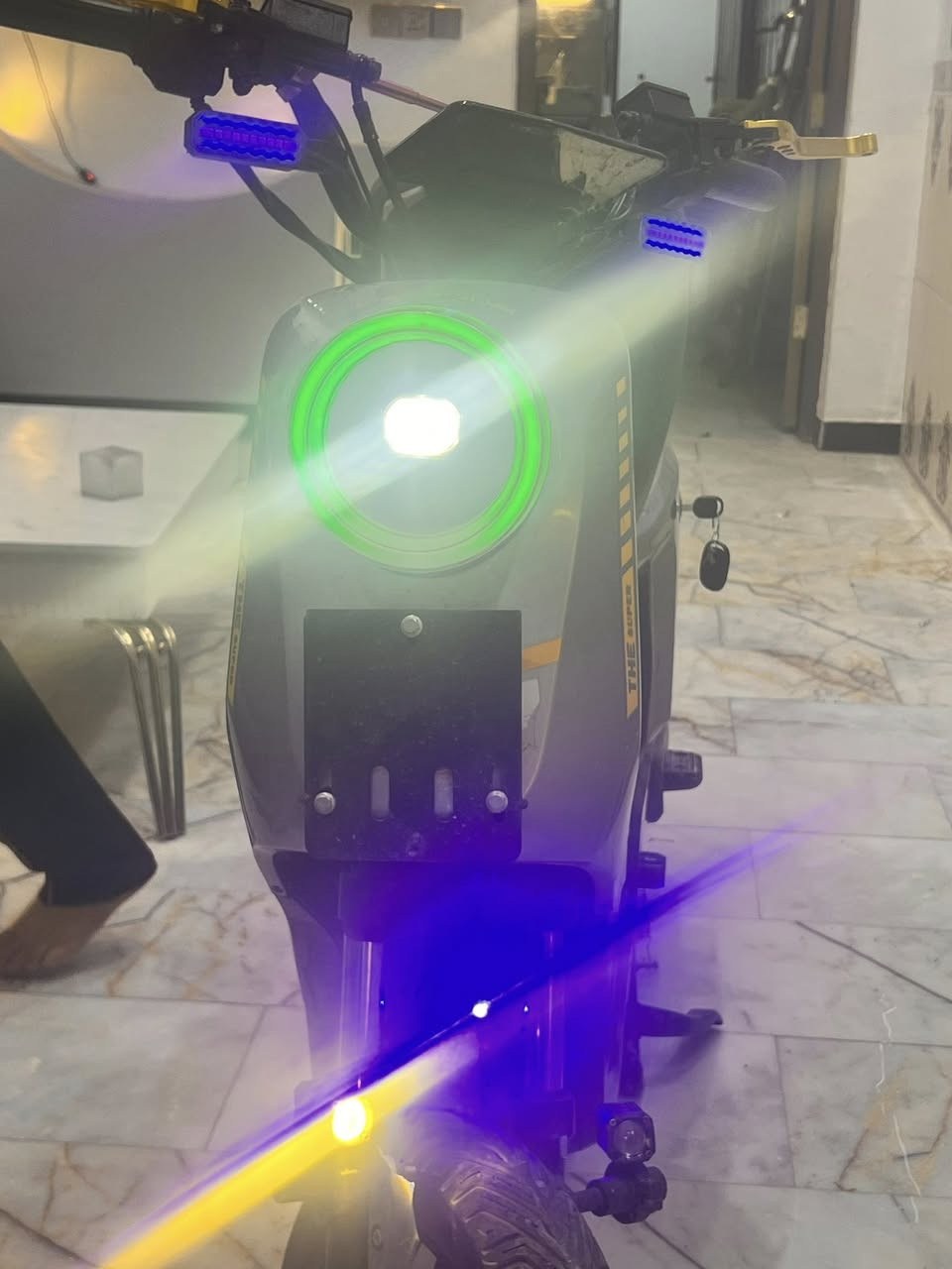 دراجة R9 بحالة جيدة استخدام 8اشهر السعر 350 ألف 
الاتصال ***********  بغداد
