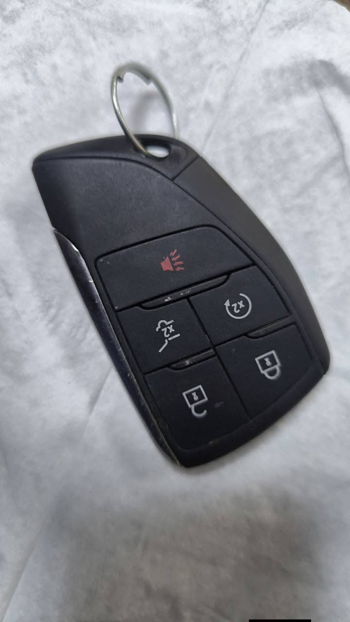 بصمة ترافرس الشكل الجديد  اصليه  تفصيخ ترهم على 2026و2025 و2024 الشكل الجديد 
*********** 
يوجد توصيل لكافة المحافظات 
السعر 100$
