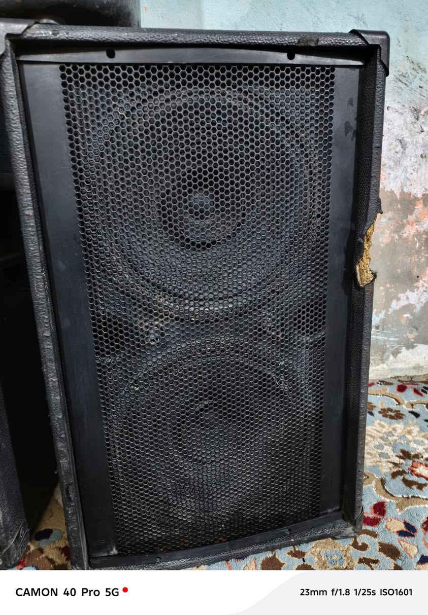 سلام عليكم سماعات 5 جدد مستخدمات شي قليل مستعجل عله بيعتهن كل ذني جاي شوفهن ب 500 وبيهن مجال مكاني بغداد حي النصر *********** تجي تفحص يله تاخذ
