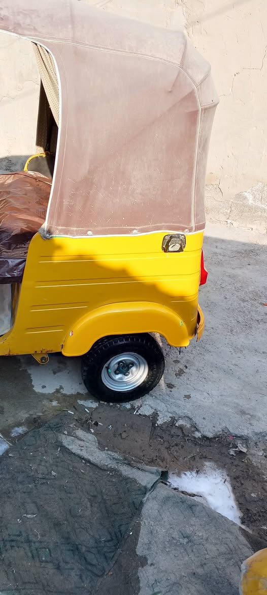 سلام عليكم تكتك للبيع موديل 2019شعر12 يوم30يعني عشرين رقم وسنويه    تحويل ثاني يوم   كهربائية كله شقال تكتك احل من الصورة اي ستفسار رقمي *********** التكتك اريده يخمسه 800وبيه مجال مكاني بغداد الشعب
