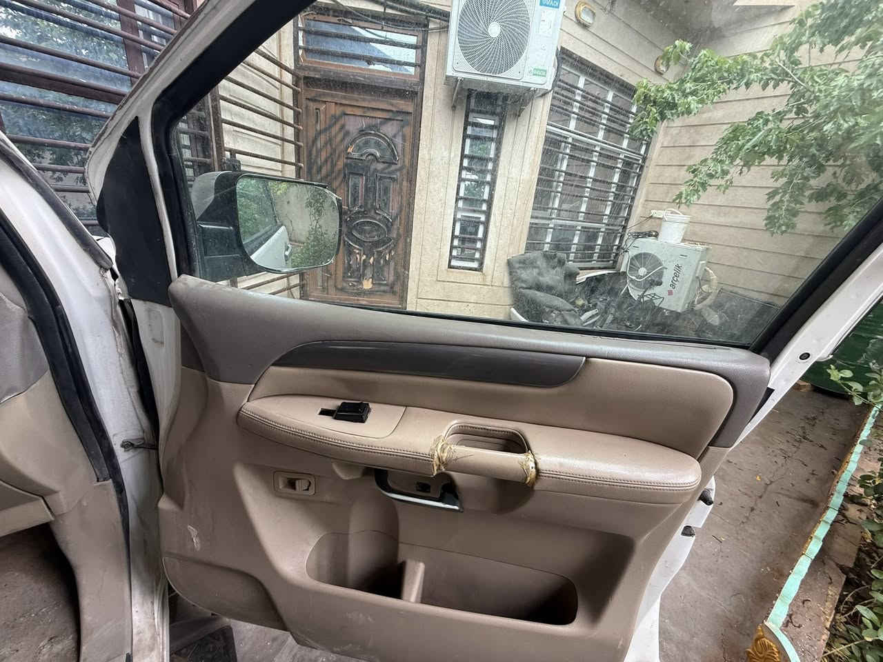 سياره ارمادا موديل 2009 باسمي رقم  انكليزي سنويه صالحه 2031 كير ومكينه وحداديه كفاله سياره البدي ما مكفول سياره حلوه وشلعتها قويه مكان السياره ميسان-العماره السعر 65 وبي مجال بسيط السياره عوزها فقط صبغ وعندي ٤ بيبان وجنطه احتياط بعدهن ما مشدودات مال حاويه للاستفسار اكثر ع الرقم ***********
