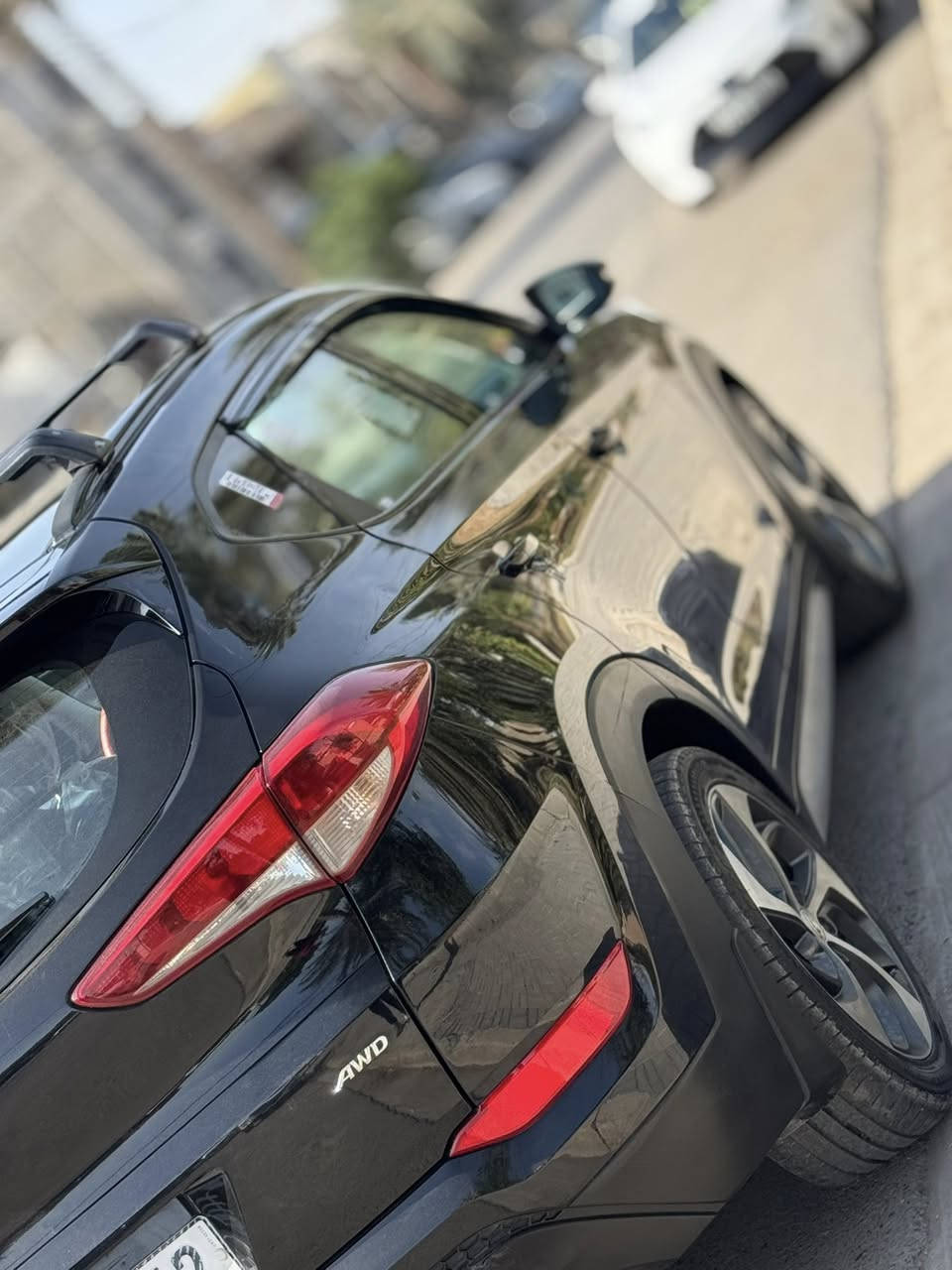 يا الله 🙏

للبيع فقط بدون مراوس

هونداي توسان 2017 
وارد امريكي 

بدون ايرباك 
سرقة بنيد فقط

ماشية 69 الف ميل 
مايعادل 101 الف كيلو

مواصفات سبورت 

مكينة 2000
بانوراما
كراسي كهرباء
كشنات جلد
رادار امامي
مود درايف
رادار جانبي نقطة عمياء
فور ويل
مانع انحدار 
حساس خلفي
كامرة دوارة 

الخ من مواصفات 

السعر 145$ ورقة وبي مجال
عنوان بغداد البياع

رقم بغداد السيارة انكليزي
تحويل ثاني يوم جاهزة مابيه اي نقص 
تخم تاير وباتري وتبريد وصدر كله جديد

عندي بس ملاحظة باب السايق واكع عليه مثل نقاط مال تيزاب ومكحلهن 
شرط الفحص وين ميعجبك

***********
