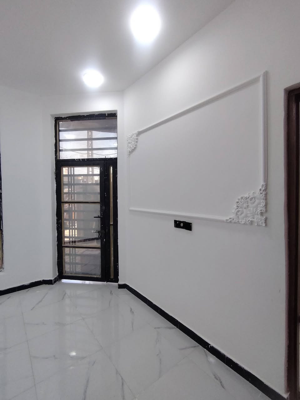 مشتمل للبيع ١٢٥متر
مرقم بلدية 

بناء حديث

الخضراء مقابل البيع المباشر

***********
