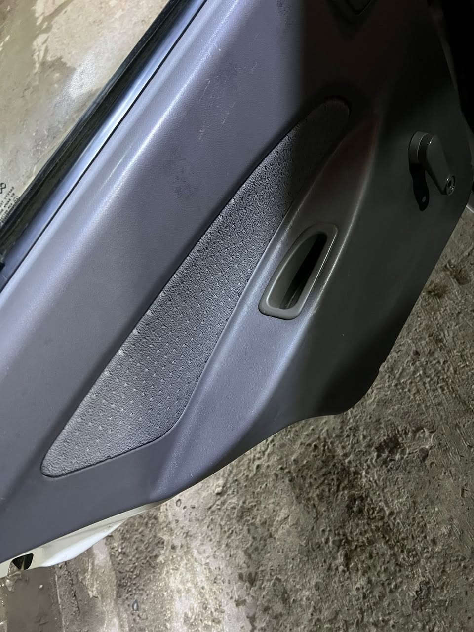 السلام عليكم طيبه تايبا ١٢ السيارة محرك كير شركه تبريد ثلج صدر امامي خلفي جديد السيارة كفاله عامه بس بيهه تكحيلات بصيطه كهربايات كلهه كامله سنويه ٢٨ ماشيه ١٤٣ مكاني بغداد الكرخ بالحريه مكلف بلنشر السعر ٤٧ بيهه مجال بصيط رقمي ***********
