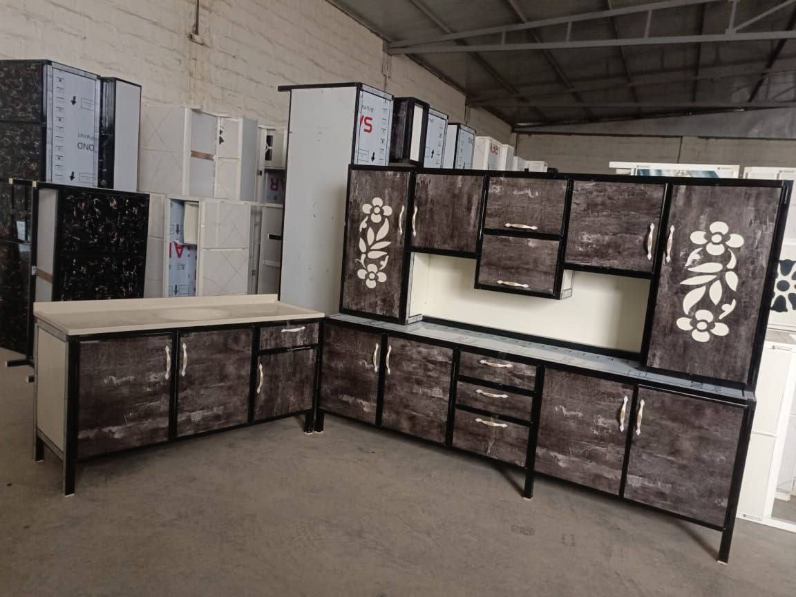 الكاونتر. مترين ونص. ارضي مترين ونص. ملحق. مع سنك متر ونص. مرمر السعر375 الف. يوجد توصيل جميع المحافضات *********** رقم واتساب. 💥💥
