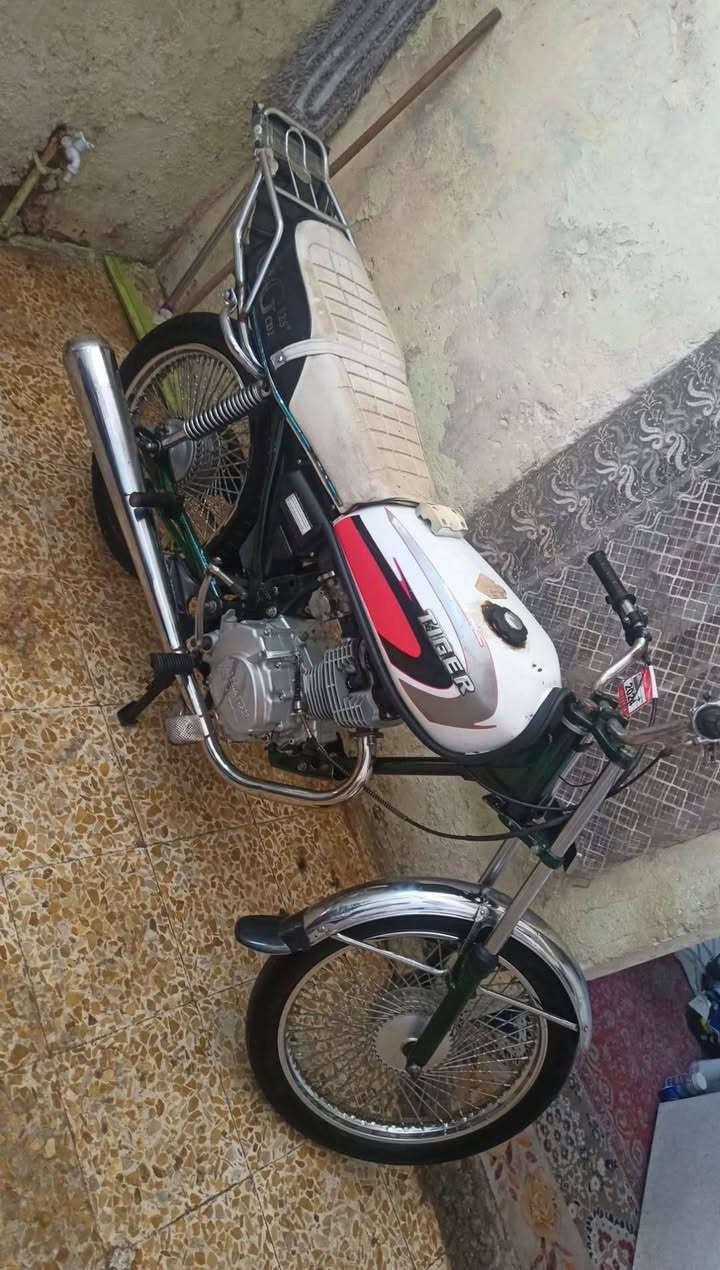 السلام عليكم للبيع نام برو 2018 مفتوح مره واحده كلتشات جدد تحريك معدل خير من الله ماطور كامل ما تصرف عليه ربع نظافه قدام العين الواقع بعد احلى من الصور ومراتبه على ايدي صوته ناعم بس السعر 275  بمجال للطيبين للطيبين المو شراي لا يطب خاص ولا يتعبني وياه  الشراي يطب خاص مكاني شارع الفاروق قرب جامع عمر الاسود هذا رقمي دي واتساب ***********
