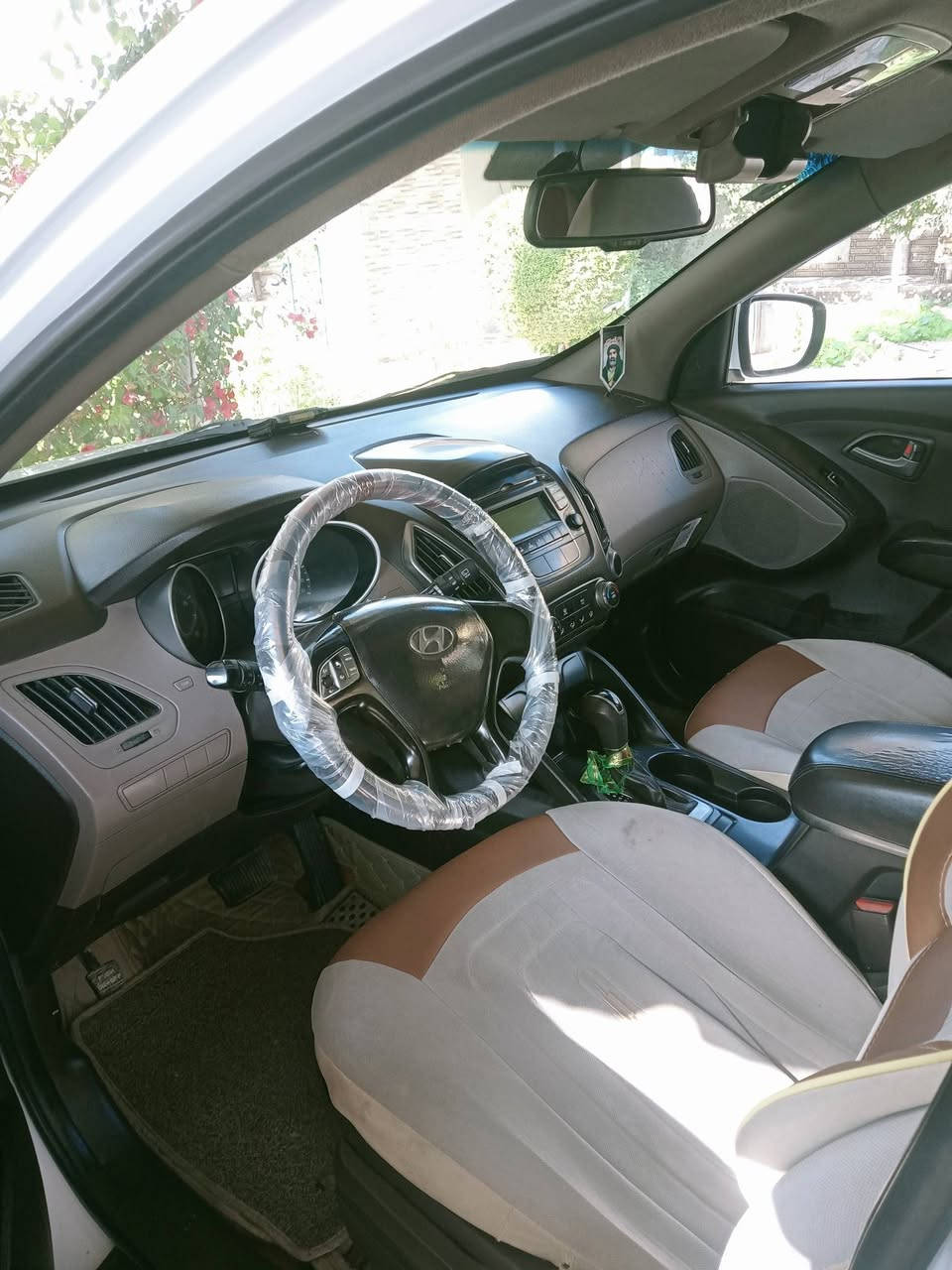 توسان موديل ١٥ سنويه ٣٠ بيه بنيد تبديل بدون دواخل وبيه جوه رقم الخلفي صبغ بدون دواخل وجه اليمنى بيه صبغ كد شبر نص الباب الامامي و الباب الخلفي عل طوله كد شبر السياره كلش حلوه ورقمه بغداد دولي السعر ١٤٨ مكانه بابل الحمزه الغربي  ***********
