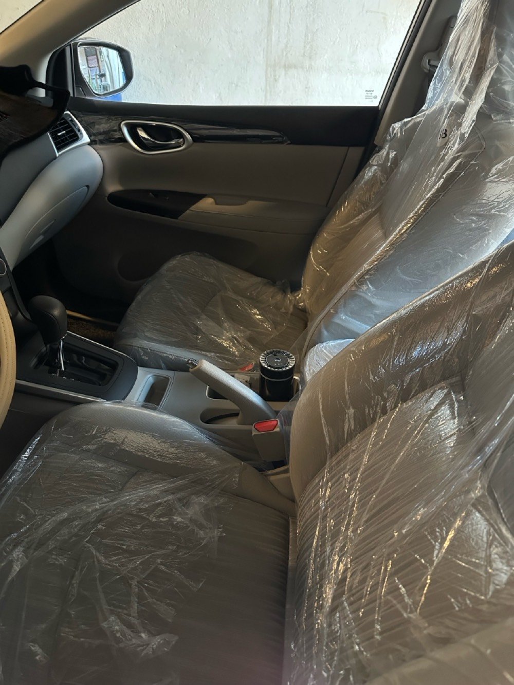 ماشيه ١٠٠٠ كيلو بعدها  زيرو سياره للبيع او مراوس حسب قناعه سياره ضمان شركه سور ورقم بغداد شبه مميز 