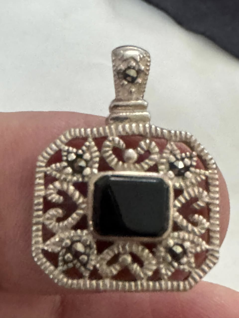 مدالية فضة وحجر الاونكس


**إذا كنت صاحب هذا الإعلان وتريد حذفه لأي سبب، رجاءا أرسل رسالة إلى الدعم الفني**