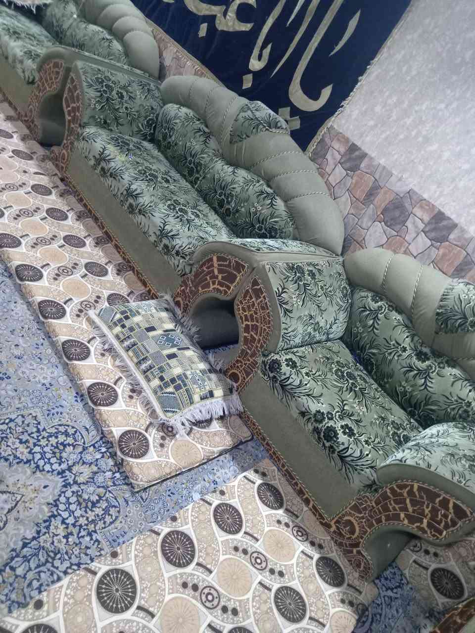 تخم كرويتات   ٩ مقعد لون زيتوني جدا نضيف..بدون تصليح  مكانه كربلاء حي العامل السوگ الاخير.. سعره ٣٢٥ مجال بسيط.. ت ***********.. واتساب او اتصال.. ماموجود على الفيس..
