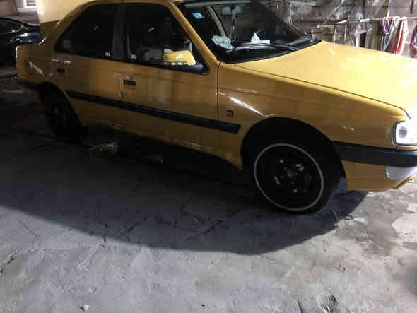 السلام عليكم من رخص مدير الكروب 
للبيع بيجو اكد موديل 2016 دشبول عالي رقم بغداد انكليزي هزة جديدة بسمي امصفر هيئة وغرمات 
مكينة كير اكلج مكفول تبريد تدفئة صدر خلفي جديد صدر امامي نص عمر ابريك عنابير خلفية جديدة وعنبار الرئيسي جديد السيارة جاهزه للشغل دوشمة عامة 
ماشية ٨٠ الف حقيقي 
السعر 53$وبيها مجال الي ميعجبه السعر لايكسر بيها السيارة جديدة بمعنى الكلمة 
مكان بغداد حي العامل 
للاتصال 
*********** سيد حيدر
