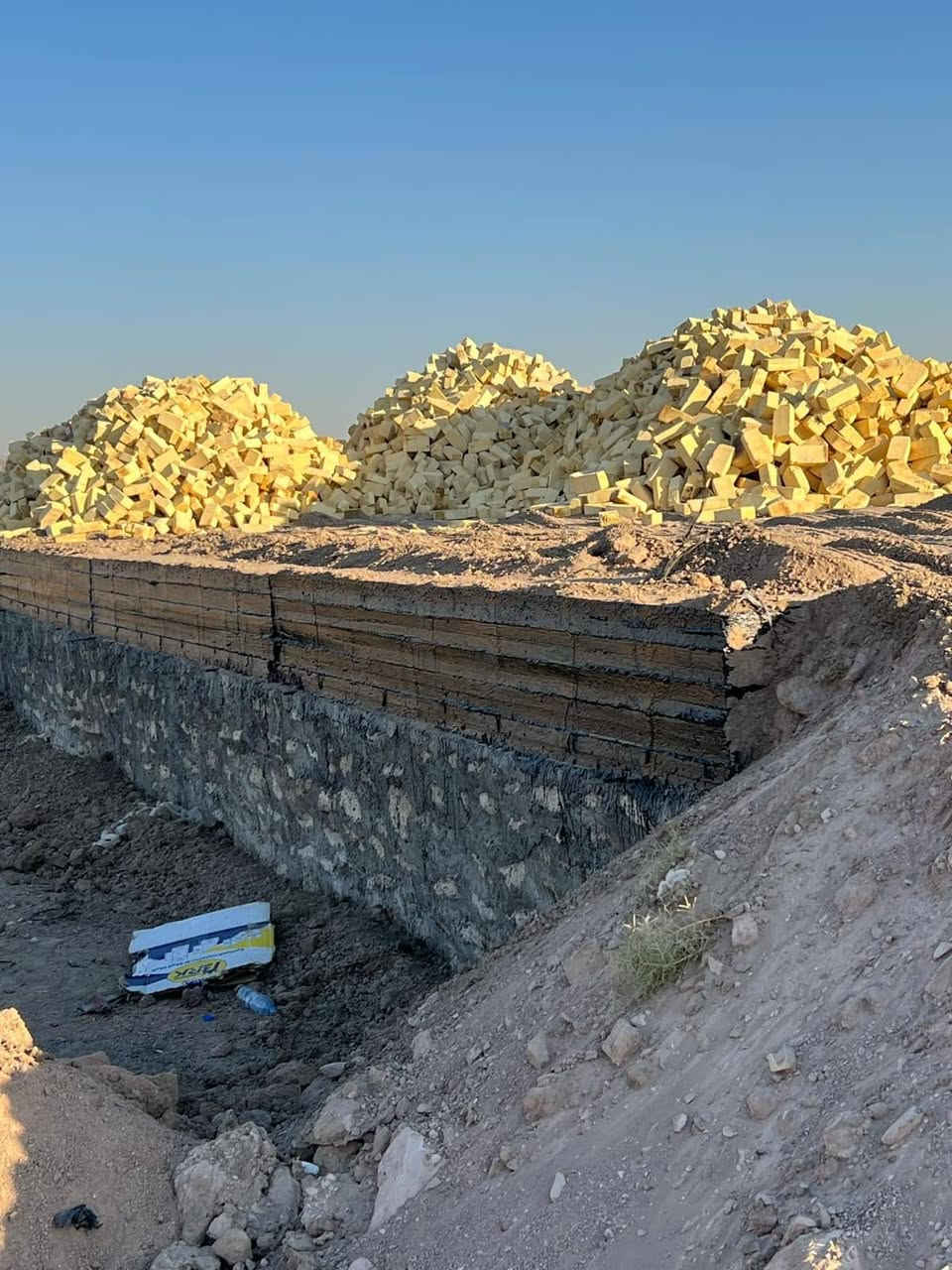 طابوك مجمع السماوه
لون وقالب واحد وعدد مظبوط 
 
اي شي يخالف الاتفاق مرفوض
عدد تك 4000 مع 150 طابوكه زياده
سكس 8000 مع 300 طابوكه زياده (سعر حسب المكان )
الاستفسار الاتصال على الرقم 
*********** واتساب

*********** الاتصال
الخاص مفتوح
(ملاحظه) انواع رمل موجوده
