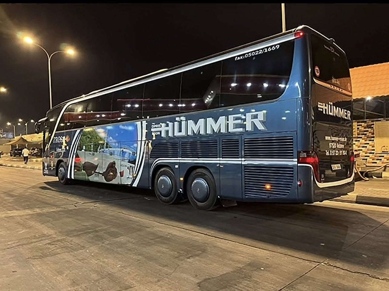 سلام عليكم باص ام السيوف للبيع حجم 417
سياره كامله وجاهزه للأخير بمنراما رجل الي صدمه حساس 2006 اصل رقم اصولي تحويل مكينه V8 صطر تخم تاير 8 وياله مفتوحه مكان السياره بغداد 
🔴 *********** حجي رائد
