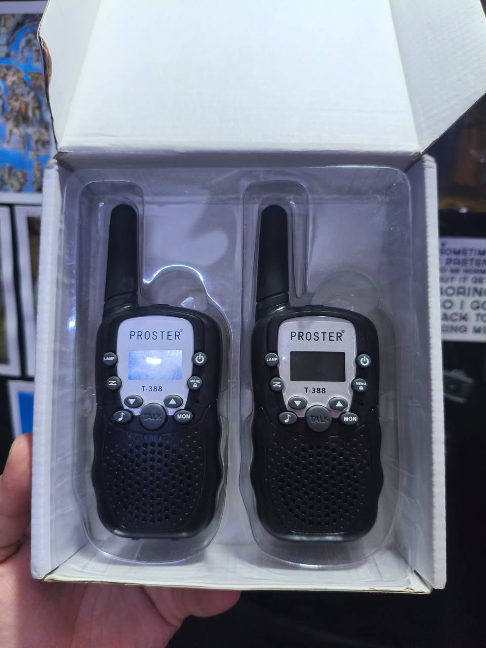 للبيع جهاز ووكي توكي من ماركة PROSTER
موديل PST004
المجموعة قطعتين
مدى الاتصال يوصل تقريباً 3 كم حسب المكان
متعدد القنوات مع خاصية البحث عن القنوات
شاشة LCD بإضاءة
بيه 5 نغمات اتصال وقفل أزرار
 جديد بالكارتون
السعر: 10 الاف
توصيل بغداد 5 الاف 
محافظات 6 الاف


**إذا كنت صاحب هذا الإعلان وتريد حذفه لأي سبب، رجاءا أرسل رسالة إلى الدعم الفني**