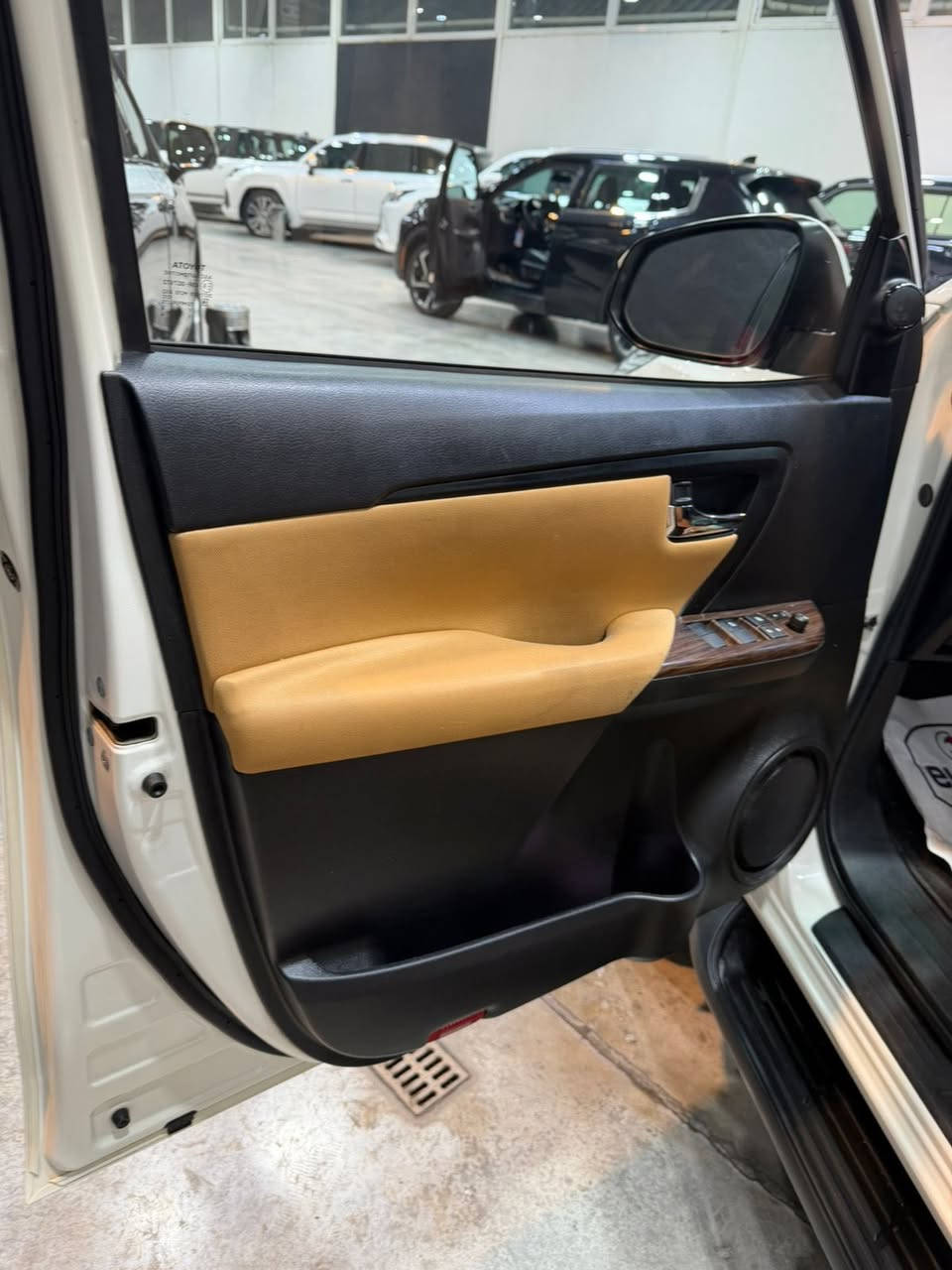 TOYOTA 2020 fortuner 🎌
تويوتا 2020  فورتچنر 🎌
ضمان وكالة ساس 
كفالة عامة ✅
عداد المسافة 64000 K/M 

📍بغداد شركة ابو ظبي چكوك قرب بوابة الكاظمية 

0771 811 1145
