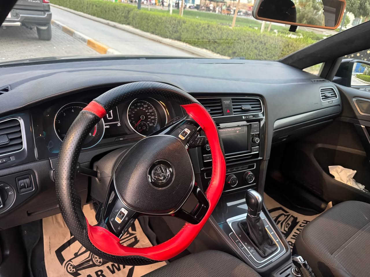 گۆڵف tsi 2019
یەک پارچە بۆیاغی هەیە بێ ناوگرتن ئێرباگی سیستەم کراوەتوە 
بۆی دانراوەتەوە گێر و مەکینەی بە شەرت بێ کرانەوە سەیارەیەکی زۆر پاکە 140 هەزار کیلۆ مەتر رۆشتوە مەکینەی ١.٤ تۆربۆ مەرغوب رادار پێش پشت و تەنیشت ئۆتۆ ستۆپ
نرخ ١٢١ مەجالێکی کەم
*********** كركوك, العراق
