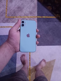 شاشة أصلية • ١٢٨ جيجا • بطارية ٨٧٪