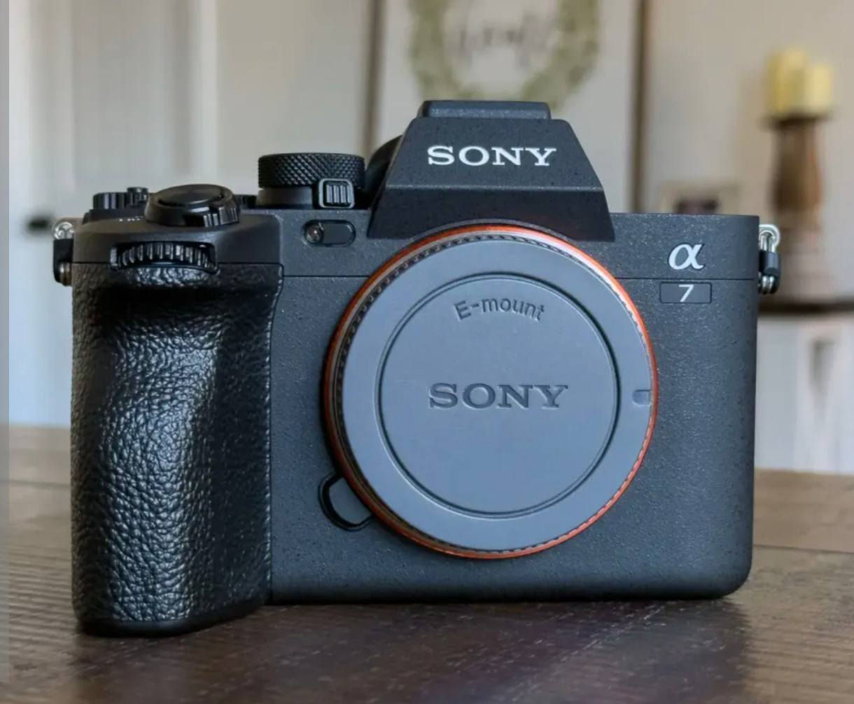 اسعار مذكوره بلاخير اي خلل مابيهن
كاميرا سوني a7iv الاصدار الرابع نضافه 99/100 

شترها تقريب 33K

ملحقات كامله كارتون شاحنه بطاريه كتلوك جيلاتين ورام هديه

ستخدام شخصي الله شاهد مامتعوبه  

عدسه 24-70 سكما نضيفه نضافه 100/100 هم ستعمال شخصي نضافه فول لفول 

ملحقات كامله حقيبته وكارتون مالتها 

سعر لكامره فقط مليون 1.000.000 ربع مايطيح 
وسعر لعدسه فقط 750الف ربع مايطيح 
اذا ثنينهن تاخذهن اساهلك بيهن 
الاتصال علا رقم او واتساب ***********
