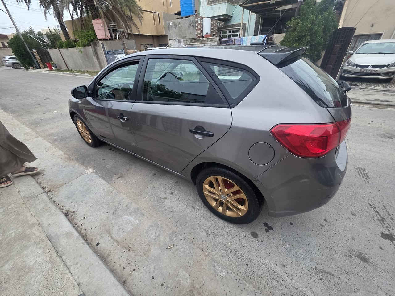 سلام عليكم فورتي للبيع موديل ٢٠١٢ فول عده البصمه محرك ٢٠٠ بيهه ٣ قطع سعر 80 مكاني بغداد رقمي ***********
