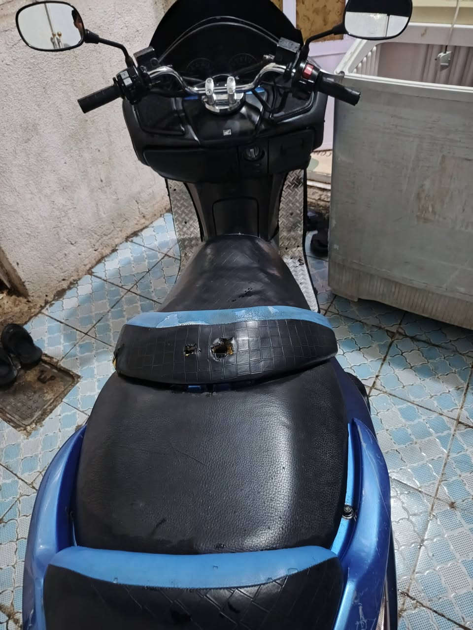 بانالسلام عليكم فورزه 08 دراجه حماوه جوه نص دهن امزويل كامله للخير نقص بيه كلج الامامي تعبان فقط ( ملاحظة مراوس بجيتي ار فقط) ***********مكاني بغداد
