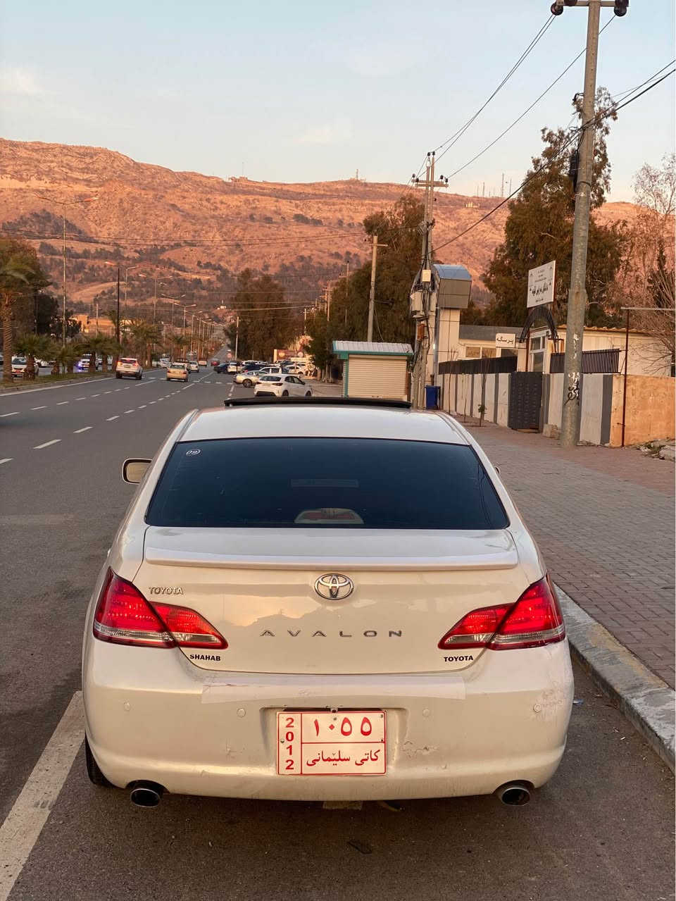 سەرەتا بەناوی خوودا 
Toyota avalon 2009 بڕاوە 
سەیارەکە ئەمریکیە بڕاوەی دوبەیە قەپاتە تەنها بەسمە نییە بێ چاڵو بێ شوختە  دوڕەنگی نییە پارچەکانی جوانە هەموو گیانی بەشەرت گێڕ مەکینە تەقەو ڕەقە برێکی بەستاوە ساردوو گەرم ئیش دەکات بەستراوە کامل زینۆنە کامل کەمەلیاتە گەنجانەیە چوار تایەو ویلی لۆکی لەژێرە مەکینەی بوخاروو دەکەڵی نییە سەوتی دیجیتالیشی نییە بەشەرت بێ  لێدراوە ماڵی مەدەنی بەشەرت سەیارەکە لەساخێک جوانترە 
شوێن کۆیە 
٠۷۷۳۱۷٤٥۳٤۲
٠۷٥٠۳۱۹۷٥۷۹ كويسينجاك, أربيل
