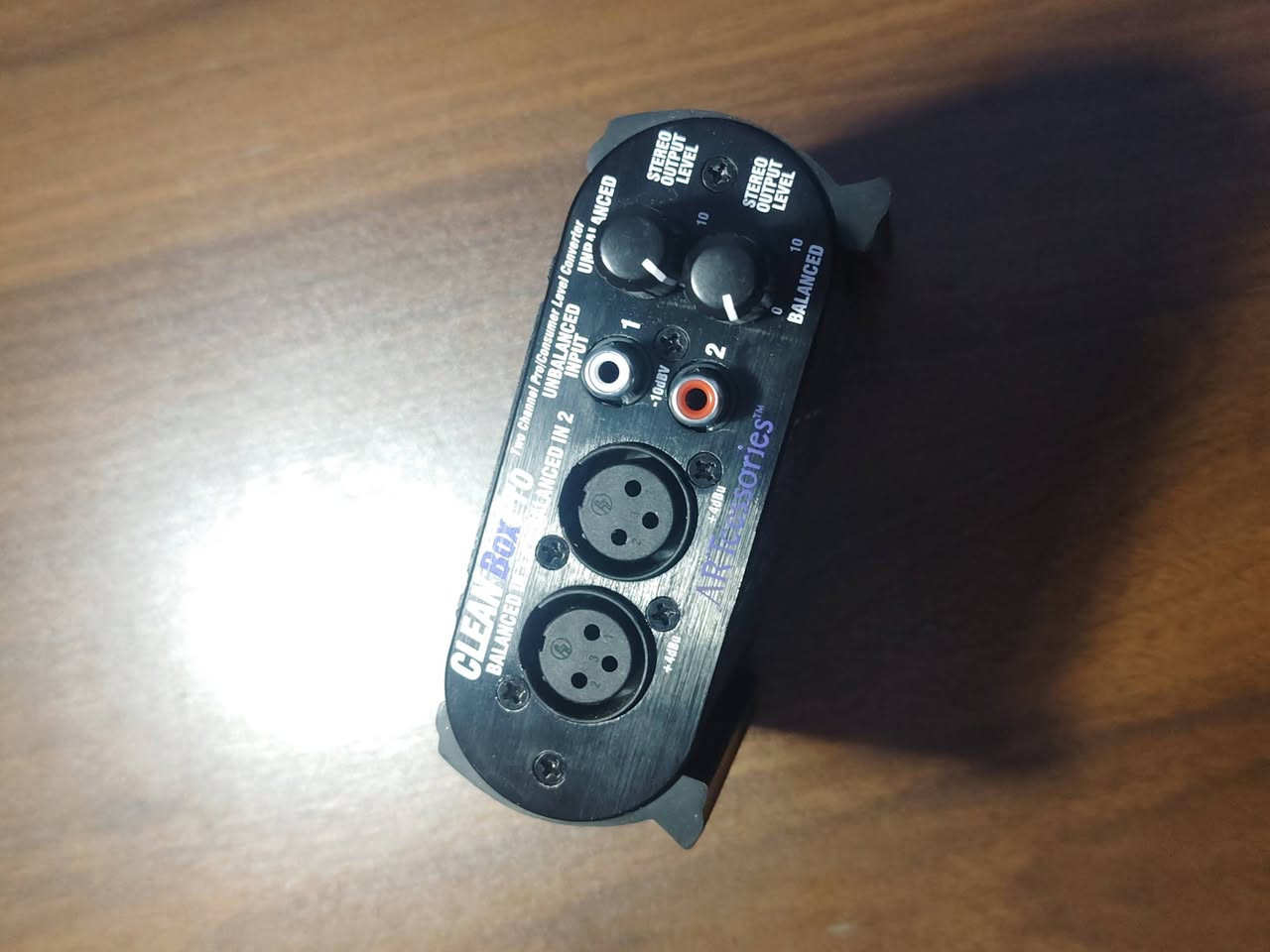 جهاز تنقية الصوت يحول الاشارة الغير ثابتة الى ثابتة...يشتغل جهتين بنفس الوقت المنافذ مستقلة (توضيح الجهاز يفيد تحويل اي مصدر صوت خارجي مثل المايك يسبب ضوضاء للمكسر أو كارت الصوت إلى مصدر صوت قابل للتسجيل بدون ضوضاء أو تربطة بالعكس حتى يلغي الضوضاء بأي سماعات جهاز جداً عملي و احترافي) السعر 30 الف


**إذا كنت صاحب هذا الإعلان وتريد حذفه لأي سبب، رجاءا أرسل رسالة إلى الدعم الفني**