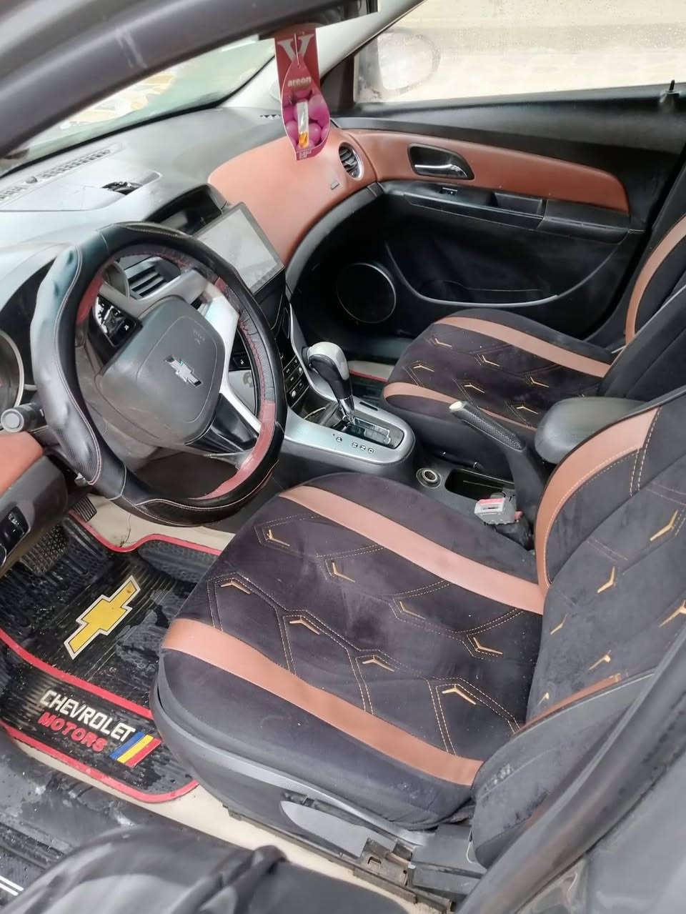 للبيع شوفرليت كروز خليجي
الموديل 2010
السعر ٥٩ وبيها مجال بسيط 
كير محرك شرط 
فول مواصفات 
سلايد روف 
تحكمات استيرن 
تبريد ثلج ❄️ 
طخم جديد تايرات جديد 
كهربائيات كلها شغاله 
بيها صبغ حزام جمالية 
هزة ورقم وسنوية جديد 
كابون بانزين ⛽ بيها
للاستفسار ***********
