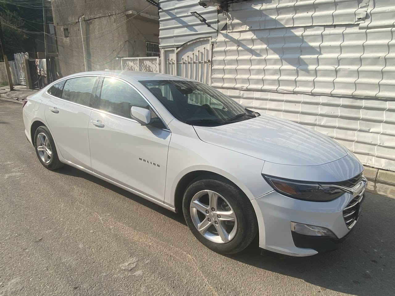 السلام عليكم اخوان السياره للبيع
ماليبو 2022  LT
السياره وارد امريكي وحادثها بس قطعتين

مواصفاتها :

1-تدفئه تبريد 
2-كشنات شامواه بغلفه جلد
3-تدفئه مقاعد
4-لدات 
4: حساس لدات 
5-جنطه كهرباء 
6-تشغيل عن بعد
7-بصمه
9-كامره خلفيه
10- شاشه تدعم نظام كاربلاي 
11- رادارات
12- بانزين 
13- تبريد خلفي 
14- حجم المحرك 1.5T
معروفه مواصفات ل LT
السياره 4 سلندر توين تيربو 

السياره نظيفه وحلوه ورزنه 

160 وبيها مجال
اتصلو على الرقم ***********
