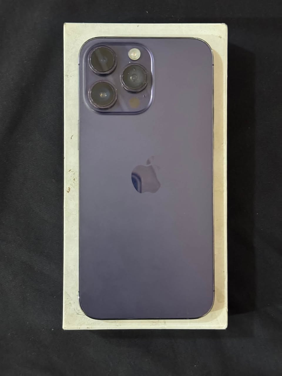 السلام عليكم 
📱 للبيع iPhone 14 Pro Max
 • 💾 السعة: 256GB
 • 🔋 صحة البطارية: 76%
 • 🌍 نسخة: بلادي (خدمة)
 • 🔧 المستبدل: الشاشة فقط (غير أصلية، نوعية جيدة وتدعم 120Hz) + شاصي بنفسجي
 • ✅ Face ID شغال
 • ✅ الاتصال، الإنترنت، البلوتوث، والكاميرات وكل وظائف الجهاز شغالة 100%
 • 🔍 الفحص مفتوح، تعال وافحص الجهاز براحتك قبل الشراء.

📞 للتواصل: ***********
 📍بغداد (البلديات)
ملاحظة: تم ذكر جميع ملاحظات الجهاز بكل شفافية، ولا يوجد أي عطل غير استبدال الشاشة المذكور.
