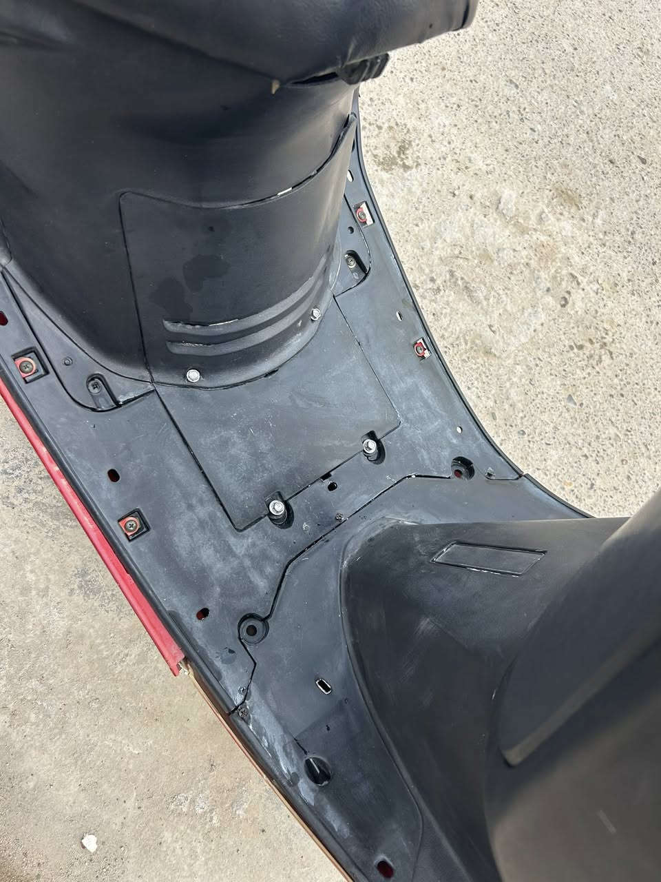 السلام عليكم دراجة فراشة للبيع لون احمر  الدراجة نظيفة كلش سرعتها 140 الدراجة صناعة ياباني الدراجة مكفولة فقط تحتاج باتري تشتغل عل هندر والسلف بس نفس ماذكرت تحتاج باتري المكان بغداد المحمودية السعر 310 وبيها مجال لل استفسار / ***********
