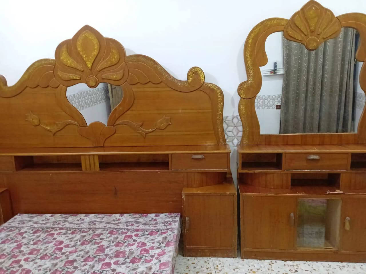 السلام عليكم
غرفة اخشاب للبيع بسعر مناسب مكاني بابل شارع ثمانين 

(+964 783 812 0523 هذه بي واتساب ) شوفها واقتنع وسهله 
0781 231 5548 .
