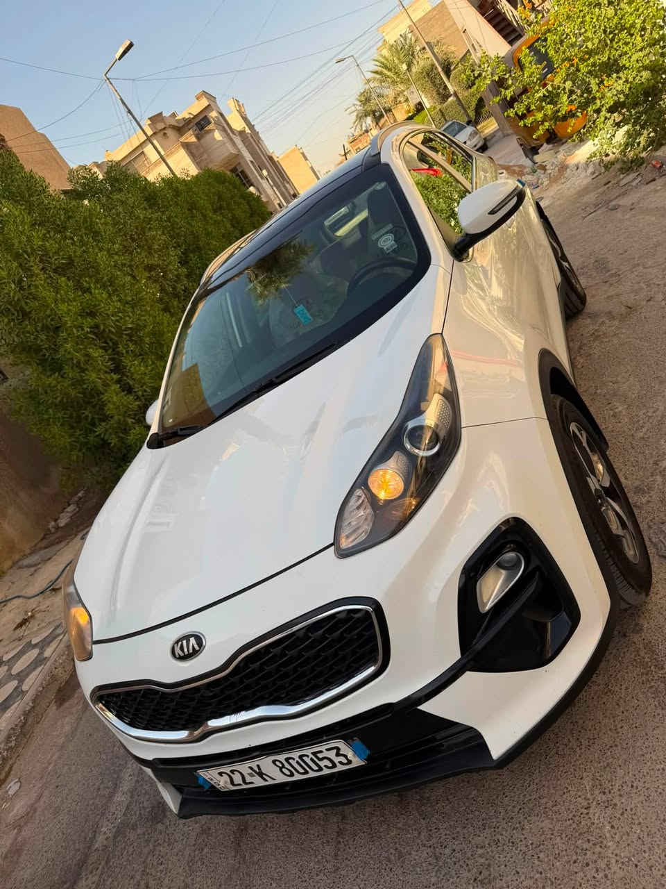 شونهم الغوالي
للبيع 
من انضف السبورتجات الي راح شوفها 
كيا سبورتج 2020 خليجي كفالة عامة اخت الزيرو ماشية 67 فقط السيارة رقم شمالي جداً نضيفة 
نص فول 
الموصفات 
بانوراما 
حساسات خلفية 
اشاير بل مري 
مري كهرباء 
فول تحكم ستيرن 
بكلايت لد 
ثلاث انضمة قيادة 
كروس تثبيت نزول المنحدرات 
تبريد قطعتين 
ويل مع تخم تاير جديد 
كامرة دوارة 
فول تحكم ستيرن 
عدة كاملة مع لسبير 
مكان سيارة بغداد / زيونة 
***********
السعر ٢٠٣ وبيها مجال بسيط
