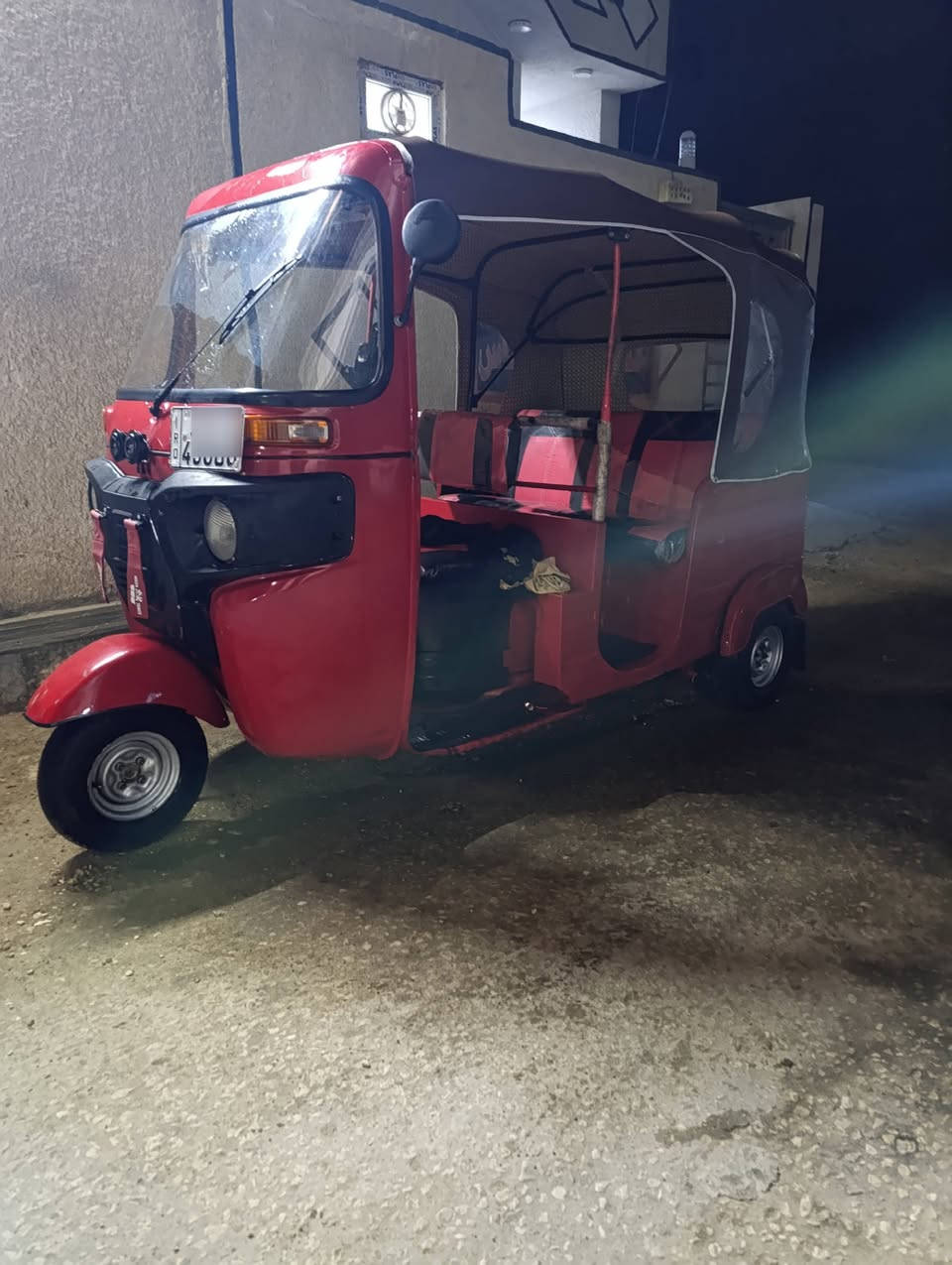 تكتك للبيع موديل 17 مرقمه تكتك نضيفه كدام عينك وتجي وشوفه ما بيه شي وبسمي ثاني يوم احولك رايده 5ونص وبيه مجال مكاني كربلاء رقم تلفوني***********
