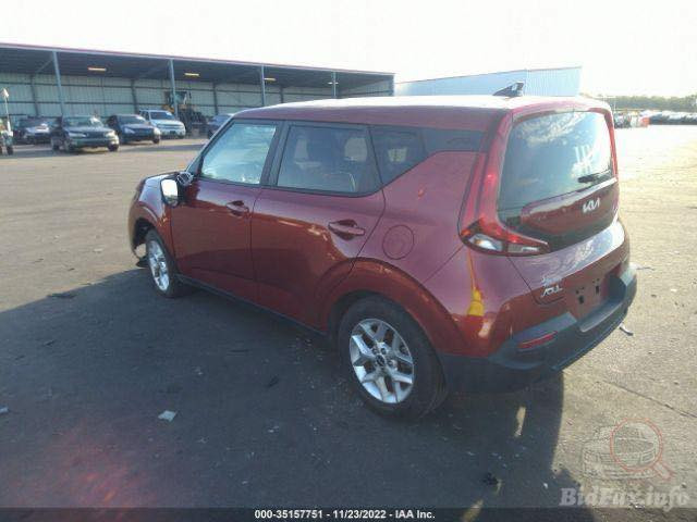 السلام عليكم للبيع كيا صول موديل 2022 فول عدا الفتحة ماشية 46الف ميل حادث بسيط مرفق في الصور وسونار السيارة موجود رقم بغداد مشروع وطني للمزيد من المعلومات الاتصال على الرقم ***********
