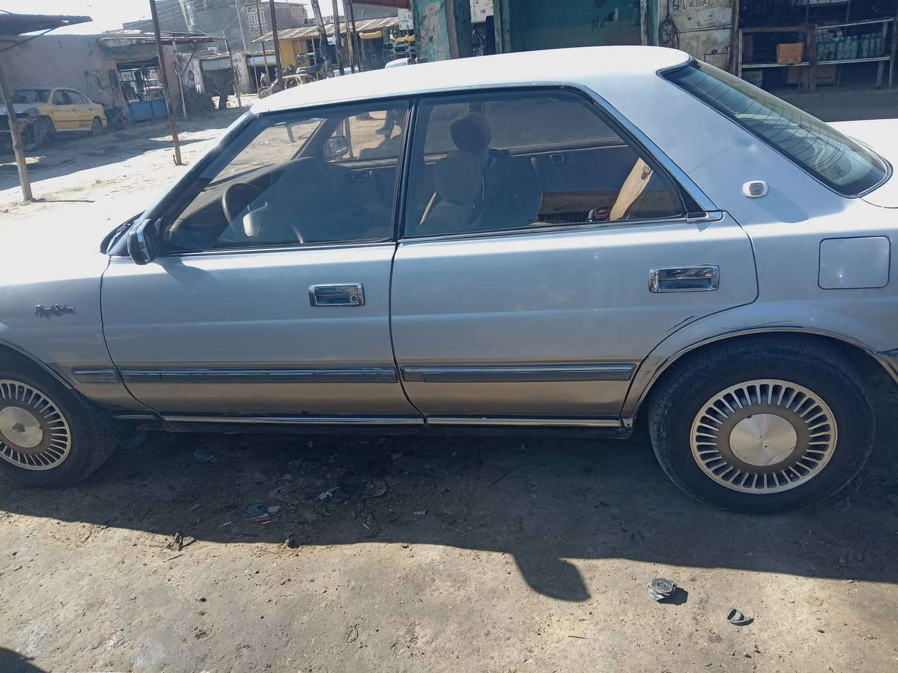 هارتوب ٩١ مكفوله بلاديه تخم تاير خداديه كير ومحرك ٢٥٠٠ رقم دولي كهربائيات مكانها الرميه سنويه ٢٧ سعر ٤٥ وبيها مجال***********
***********
