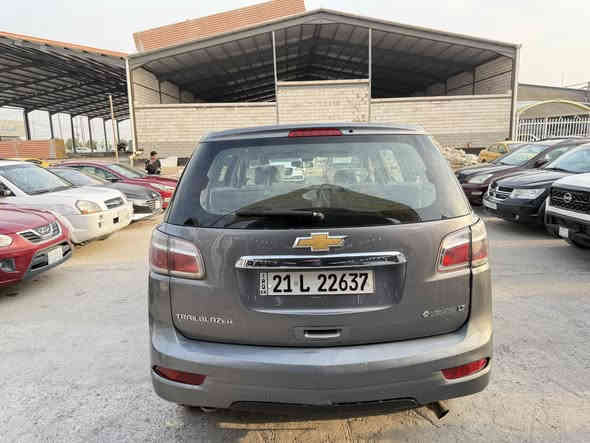 تريل بلايزر 2018 خليجي وكاله المنصور 
7 راكب 

6 سلندر 

ثلاث قطع تبريد 

موصفات LT 

الضرر ربع بونيد وربع چاملوغ خلفي بدون دواخل 

السياره جاااهزه برغي ما ناقصه . 

واتس اب ***********
السعر 145$
