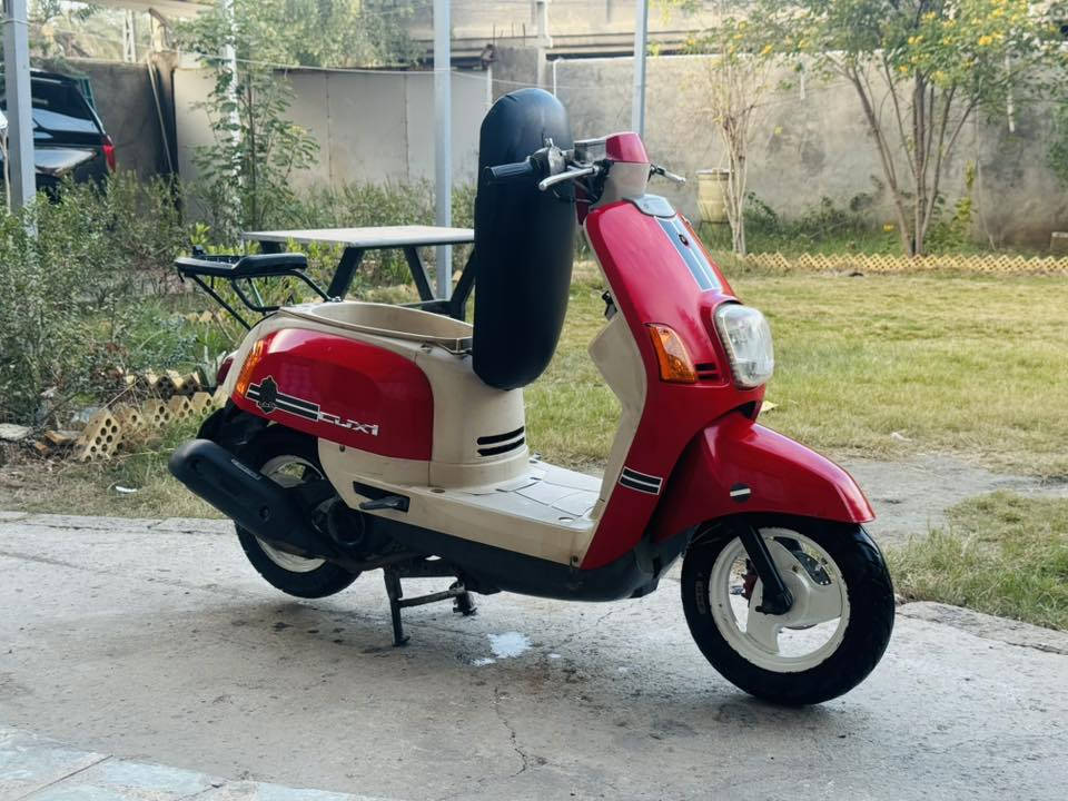 السلام عليكم 
ماكس بوليس للبيع بوضع الرمبه 
لون احمر داخل كريمي بلاد
وياه كفر تفاحي هم 
 الدراجة بوضع الرمبة كله ختم واحد 
كهربائيات جاهزة مكينة كفاله من كلشي 
الدراجة كل نقص مابيه 
الدراجة نكرة بكل وقت
كفاله من كلشي  
مكاني كربلاء طويريج
السعر 1100 وبيه مجال 
*********** 
الي متعجبة يصلي على محمد و ال محمد
ويعبر المنشور ♥️
