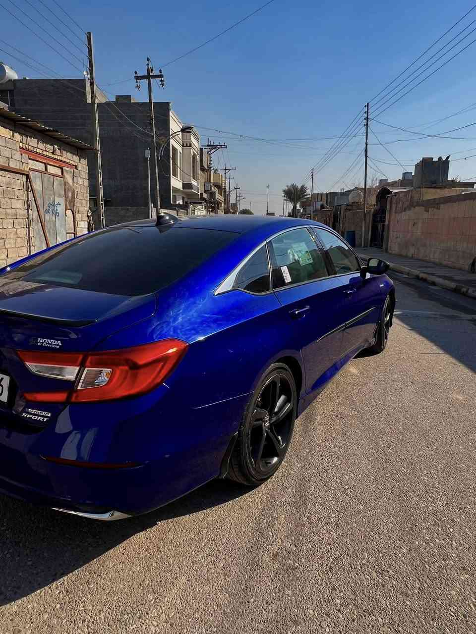 للبيع هوندا اكورد موديل2022
هايبرد وبانزين
السيارة فول مواصفات 1/1 عدا  الفتحه
السياره جديده وجاهزه من كلشي اي نقص ما بيها
رقم بغداد وجديد بأسمي تحويل ثاني يوم
بيها 4 قطع صبغ بدون دواخل 
لون مميز حبري
السعر 139 وبيها مجال بسيط 
الاتصال ***********
